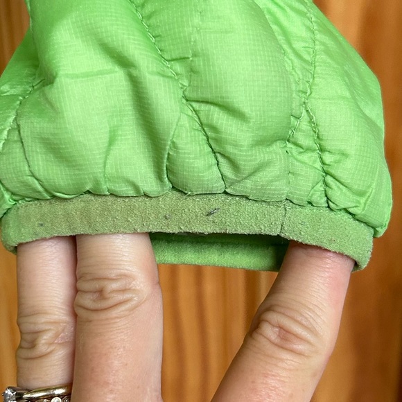 Patagonia, light weight puffer jacket, kids size large or 12 - Picture 8 of 14